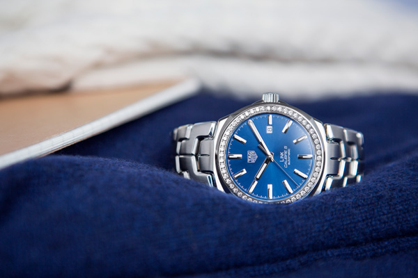Blue dials copy watches are outstanding in appearance.